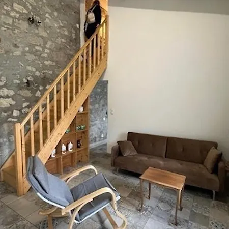 Chaleureuse Maisonnette Au Coeur De Avec Terrasse Et Parking - Fr-1-697-35 Ruoms