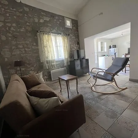 Сasa de vacaciones Chaleureuse Maisonnette Au Coeur De Avec Terrasse Et Parking - Fr-1-697-35 Ruoms