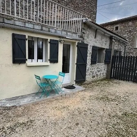 Сasa de vacaciones Chaleureuse Maisonnette Au Coeur De Avec Terrasse Et Parking - Fr-1-697-35 Ruoms